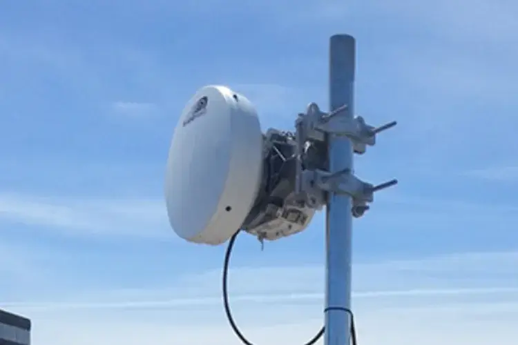 Point-to-point wireless dish delivering temporary bandwidth